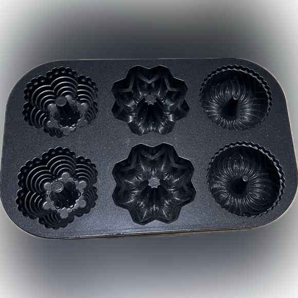 NWOT Nordic Ware Aluminum Multi Mini Bundt Pan Six One Cup Cavities Nonstick - Picture 1 of 5